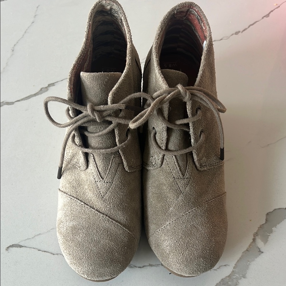 Toms Desert Wedge Taupe Suede Ankle Boots